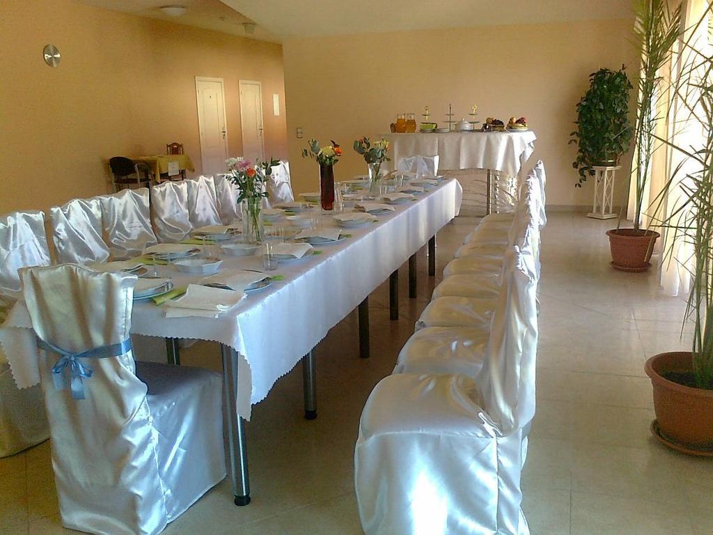 Villa Paradiso วรอตซวาฟ ภายนอก รูปภาพ